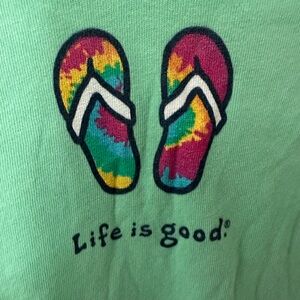Life is Good short sleeve tee in XXL. Green with flip flops.